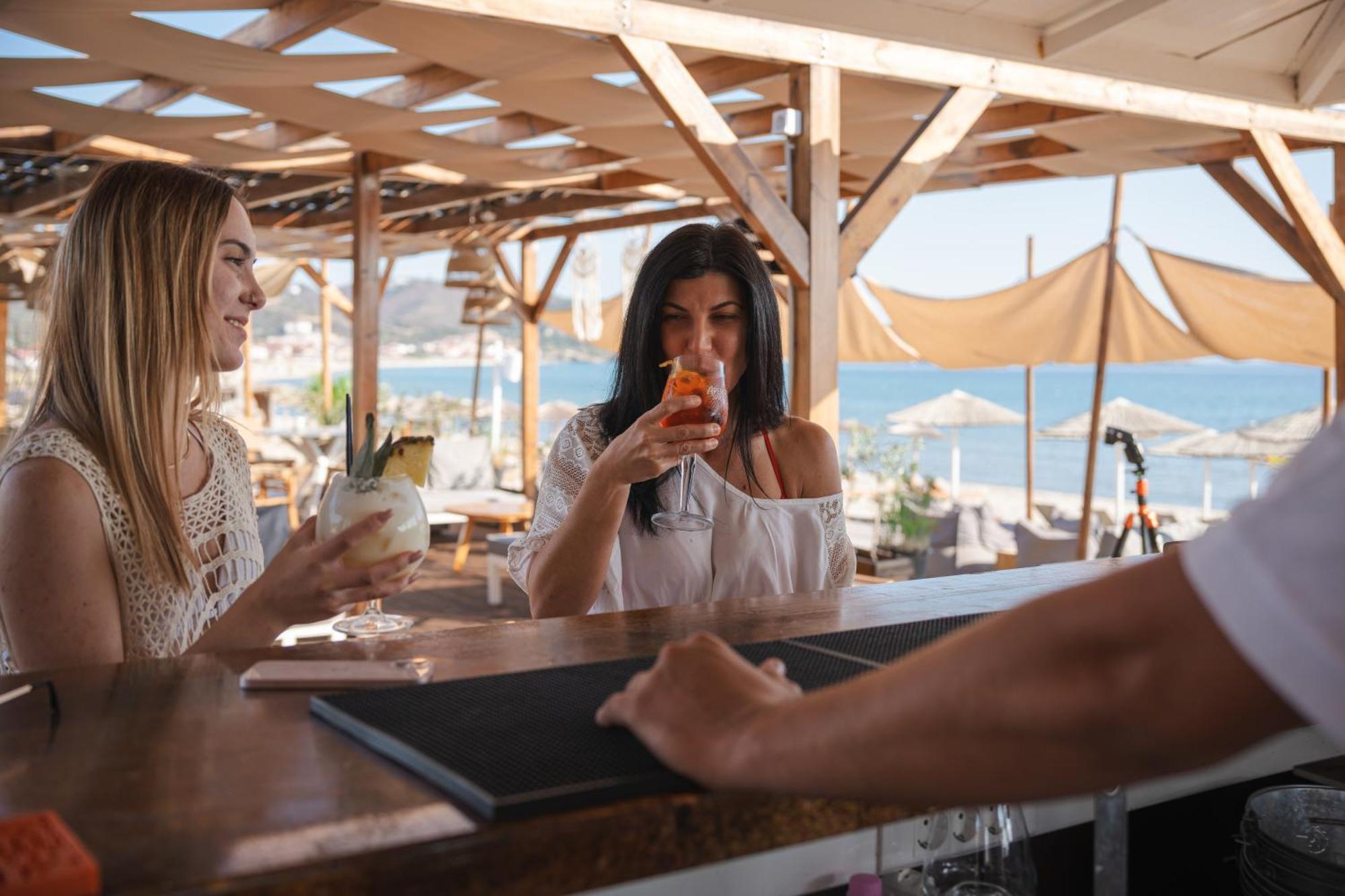 Hotel Agni On The Beach Sarti Exterior foto